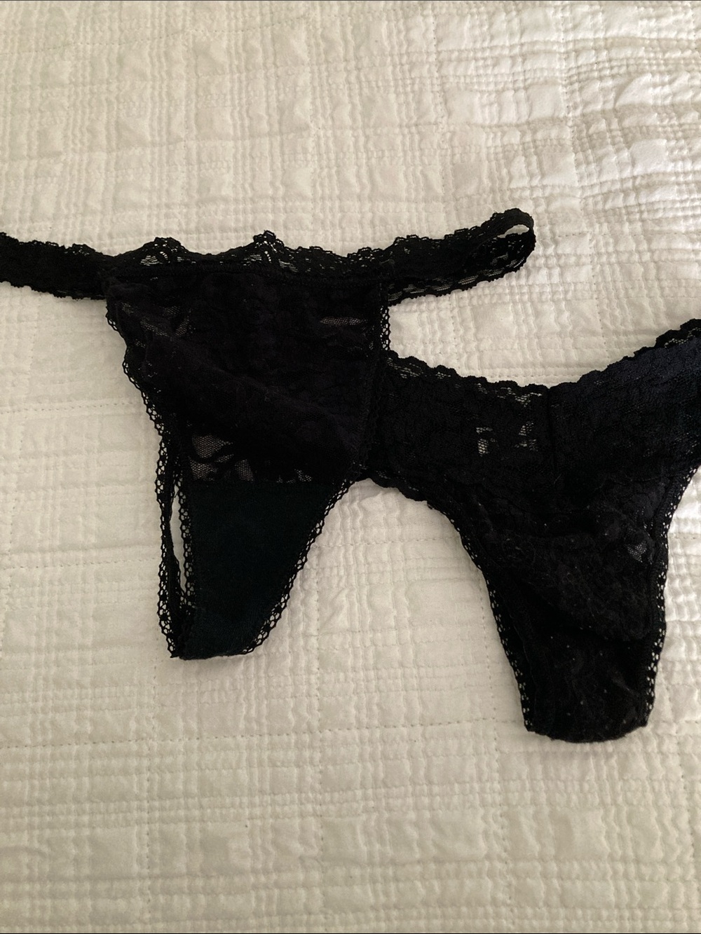 Hanky Panky Black Lace Thong Pair